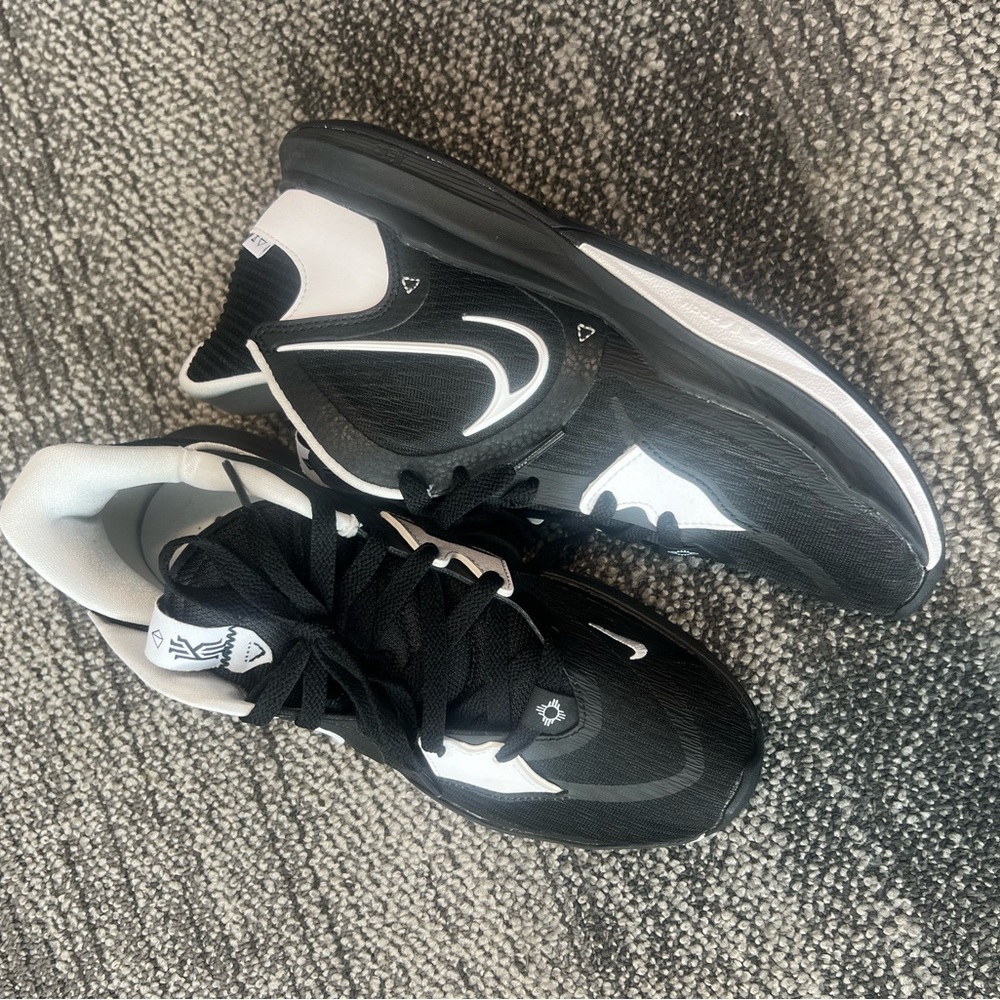 Kyrie 5